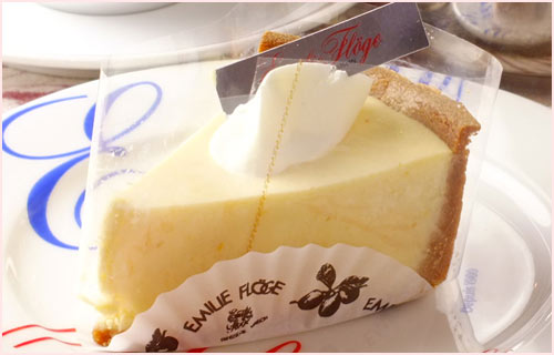 ニューヨーク チーズケーキ お菓子の家 エミリーフローゲ Emilie Floge 東京 立川